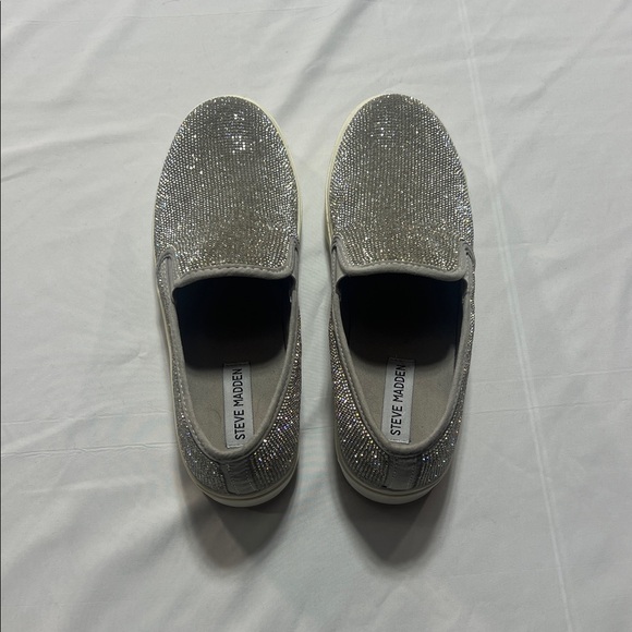 Steve Madden Shoes - NWOB Steve Madden Coulter-R size 8.5 sparkle slip on shoes
